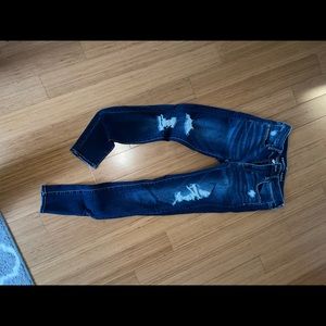 BRAND NEW Ripped American Eagle Jeggings
